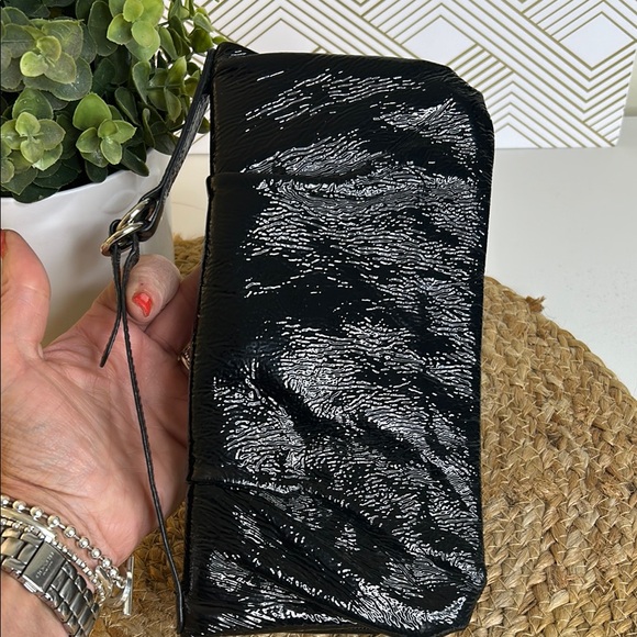 Hobo black leather distressed clutch/wallet - Picture 3 of 15